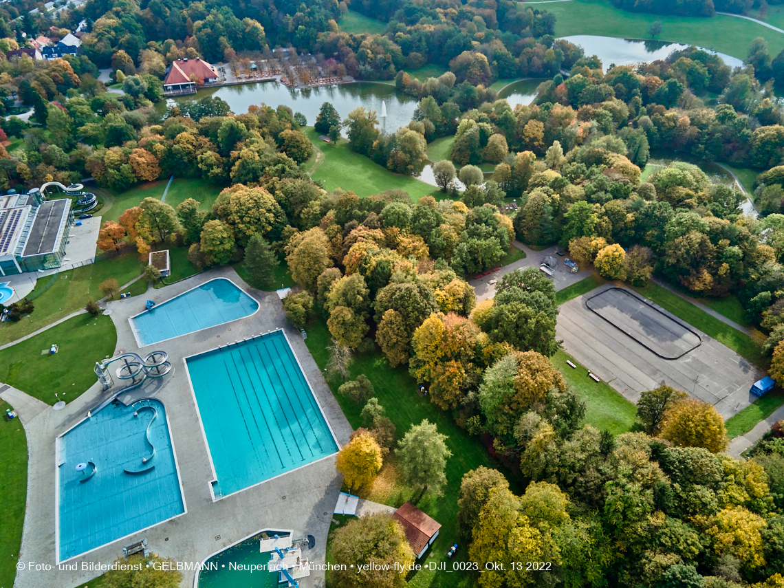 13.10.2022 - Der Ostpark mit See und Biergarten in Neuperlach